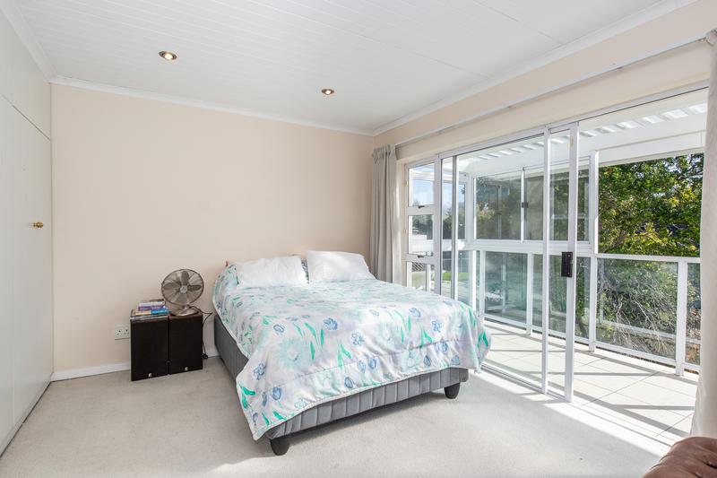 5 Bedroom Property for Sale in Constantia Western Cape